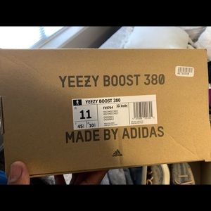 Yeezy boost 380